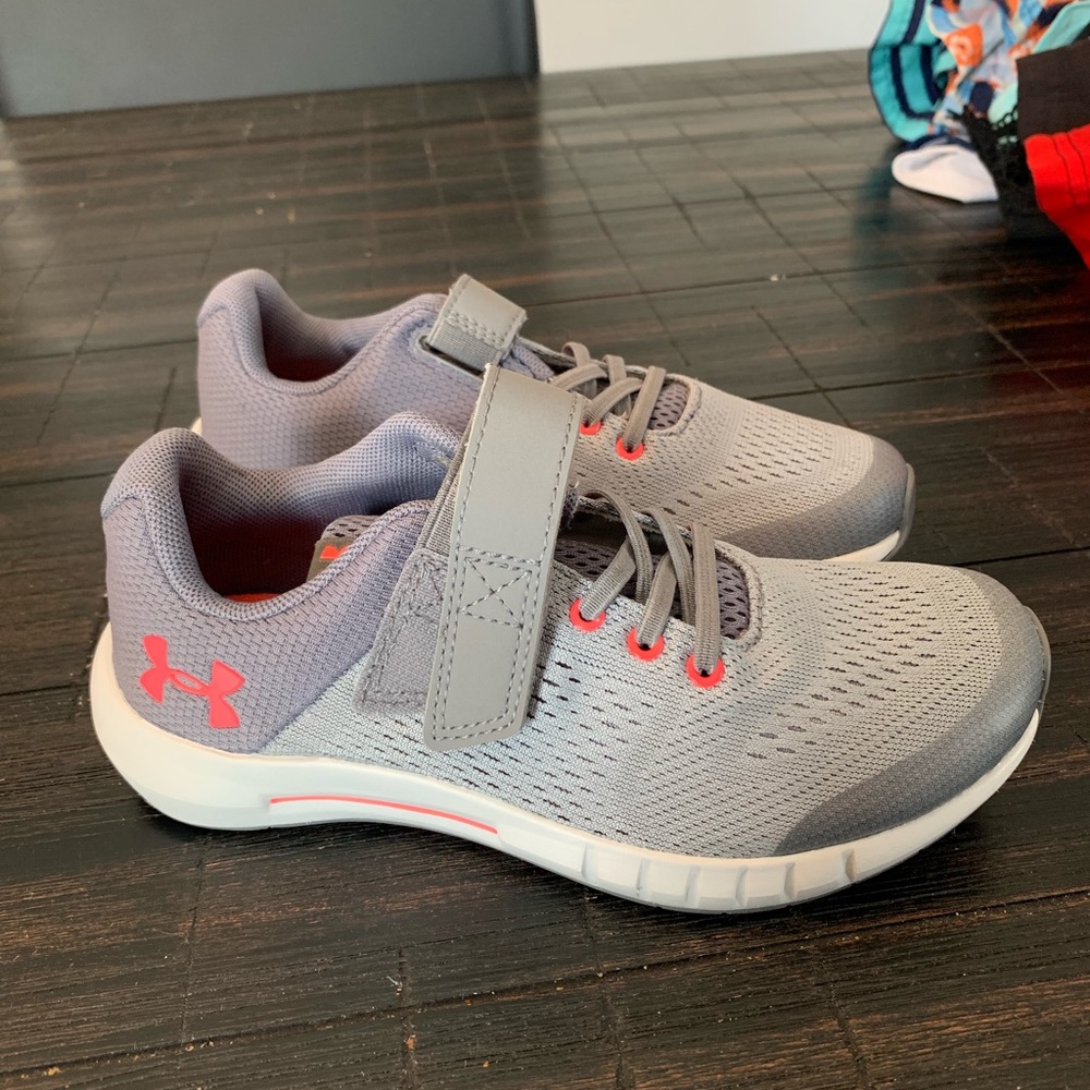 Girls Under Armour Gym Shoes